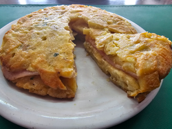 Tortilla de Papas con Jamón y Queso