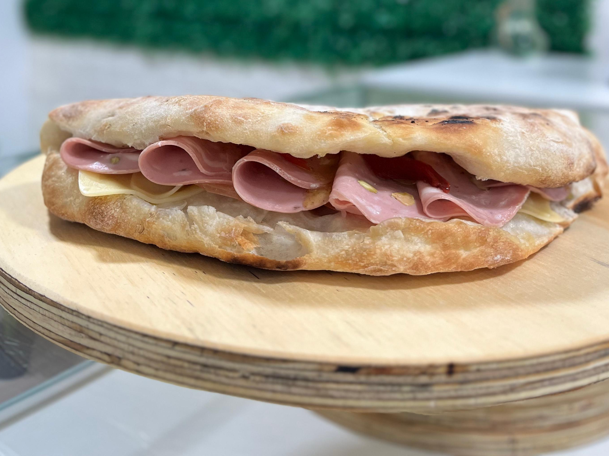 SANDWICH DE MASA DE PIZZA INDIVIDUAL