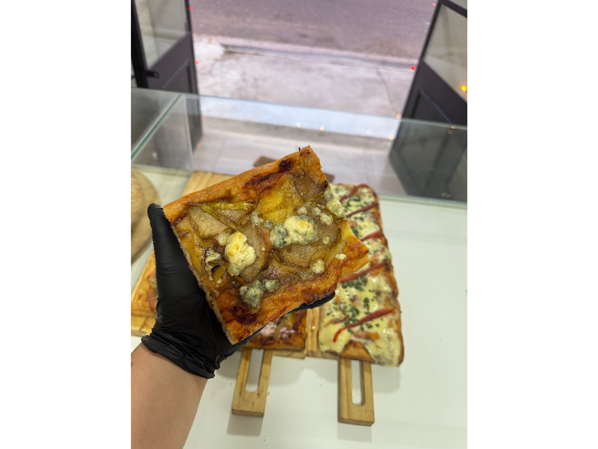 TAGLIO (Pera y roquefort)