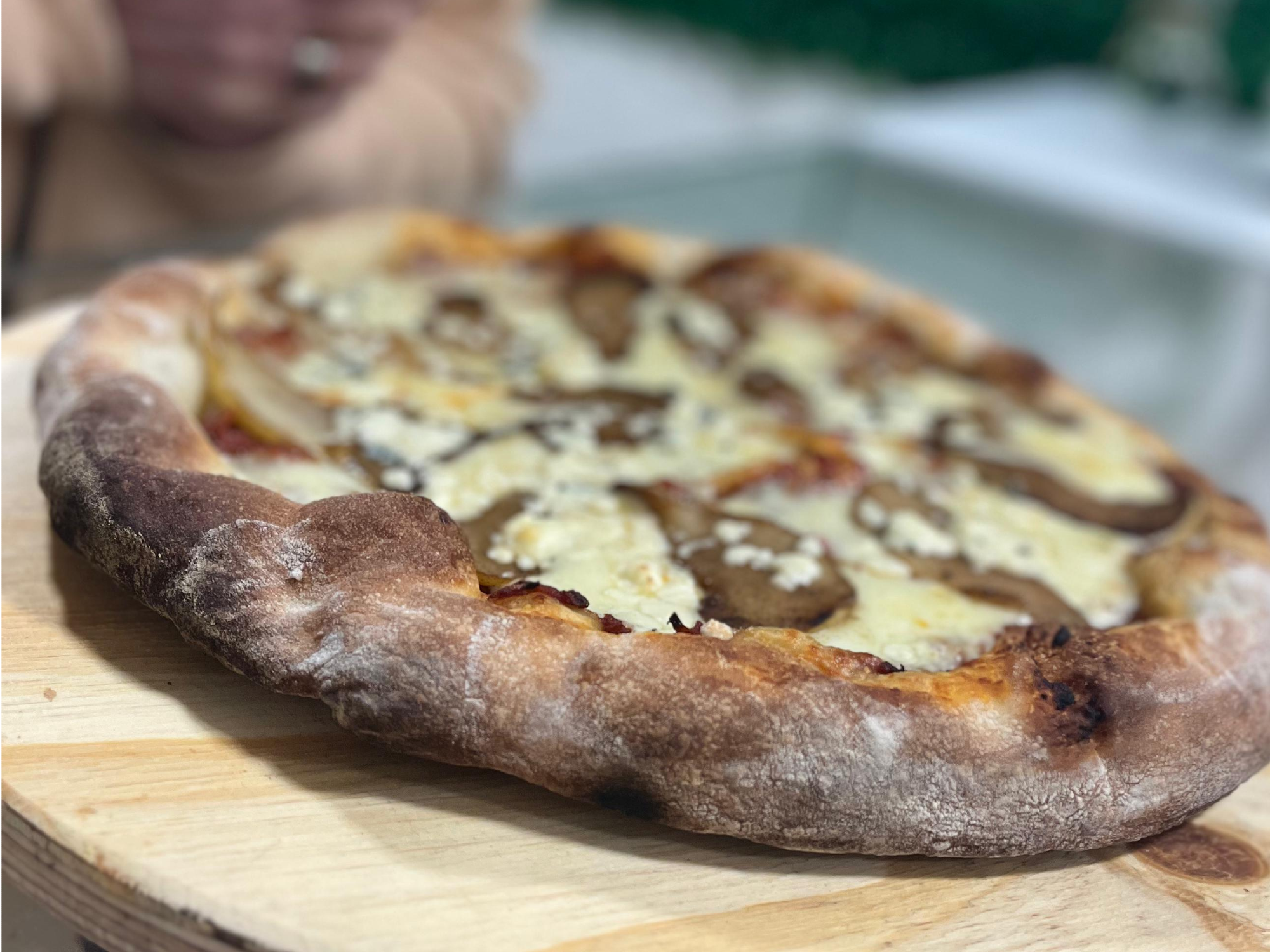 TAGLIO (Pera y roquefort)