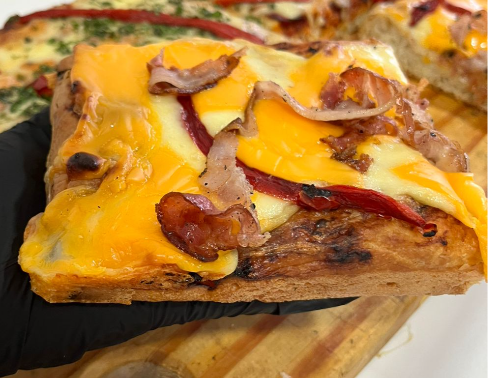 TAGLIO (Cheddar y panceta)