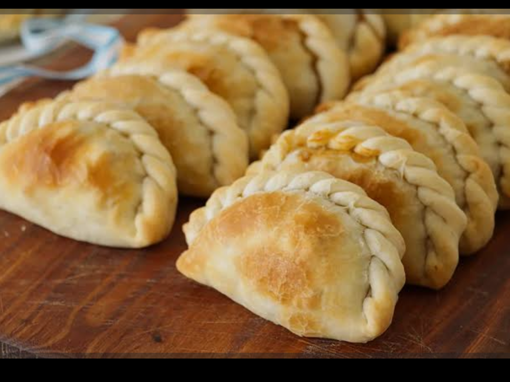 Docena empanadas de La Burguesa y Duo Pollos