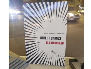 El extranjero – Albert Camus de Destrabamente libros