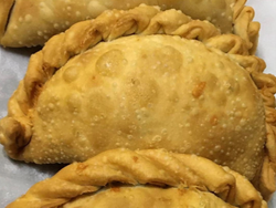 Chaparrita (Queso, vienesa y orégano)