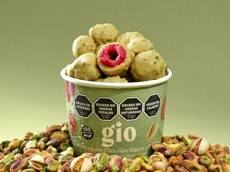 Frambuesas bañadas en chocolate blanco y pistacho