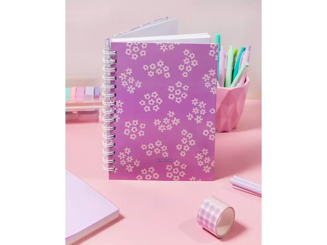 CUADERNO BP A5 T/Dura x 100 Hj.RAYADO- anillo doble alambre -MARGARITAS LILAS-