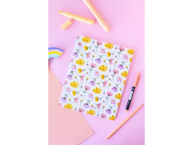 Carpeta N3 dos tapas FLORCITAS NARANJAS Y ROSA