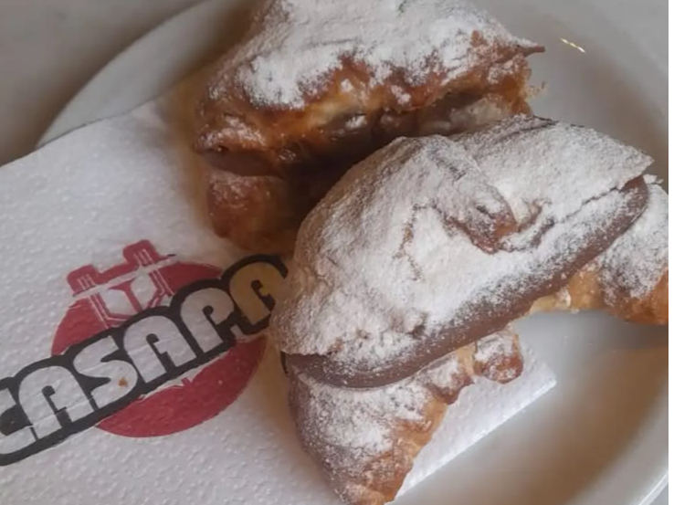 Medialuna con dulce de leche