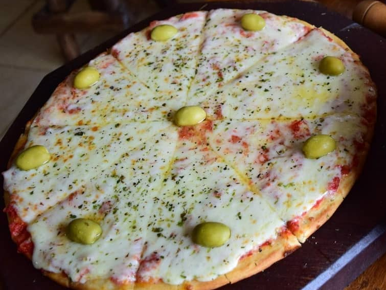 Mozzarella (Entera) de La Abuela Casa de Empanadas