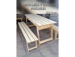 Mesa y bancos plegables de pino