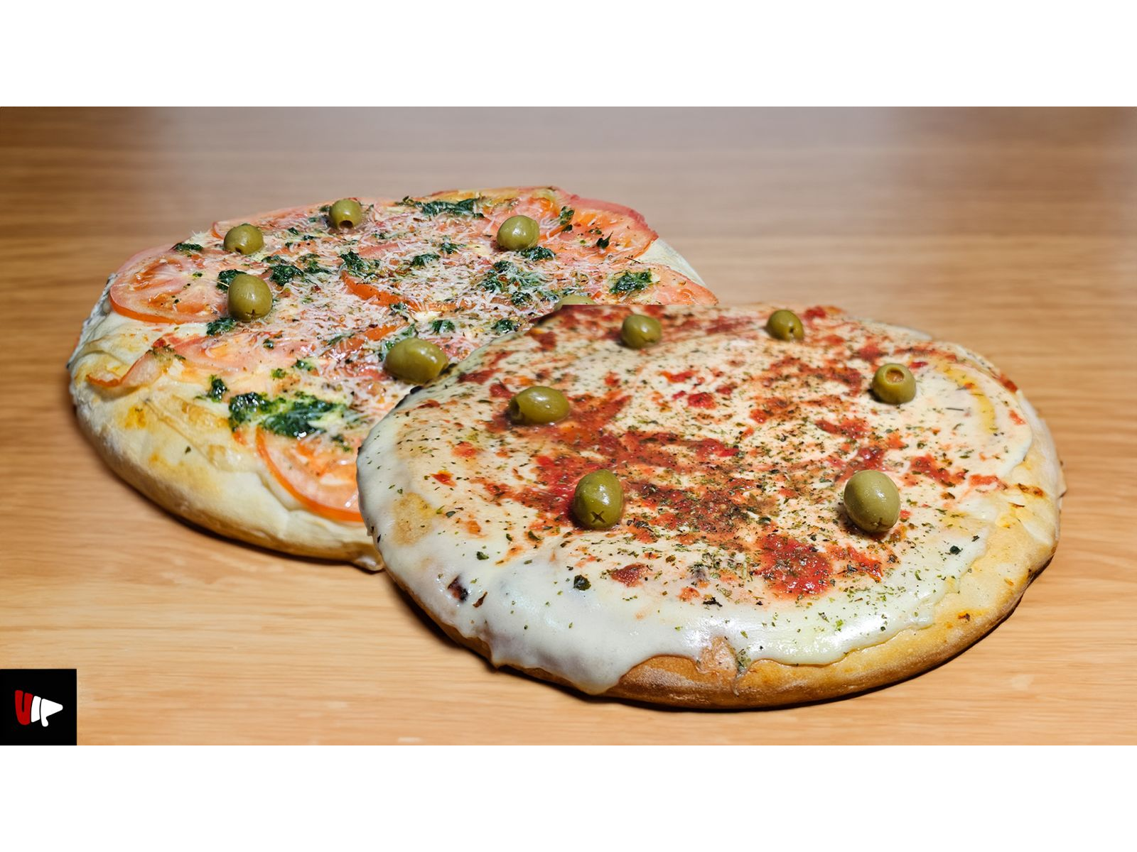 Combo 8 - Una Pizza Doble Muzzarella + Una pizza Napolitana