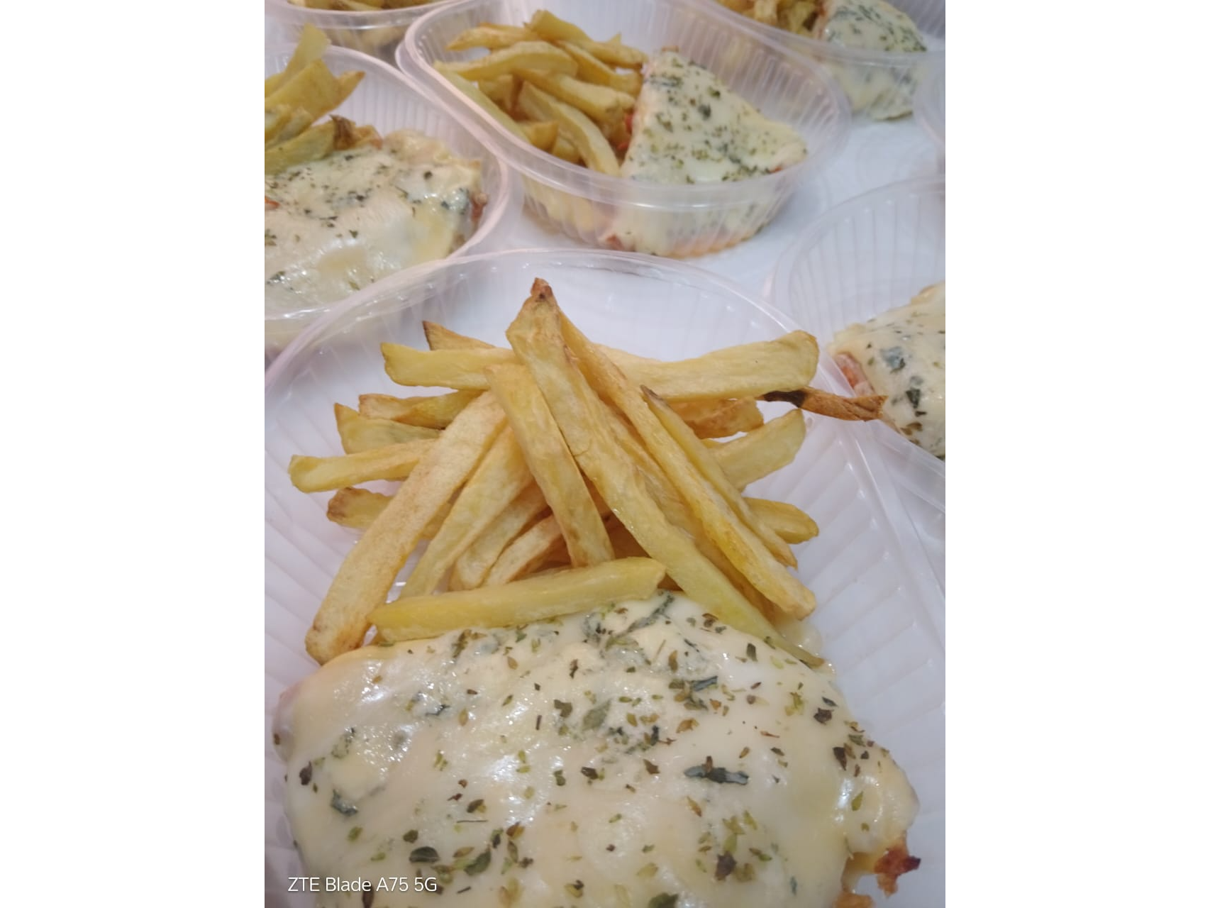 Pollo deshuesado a los 4 quesos con papas