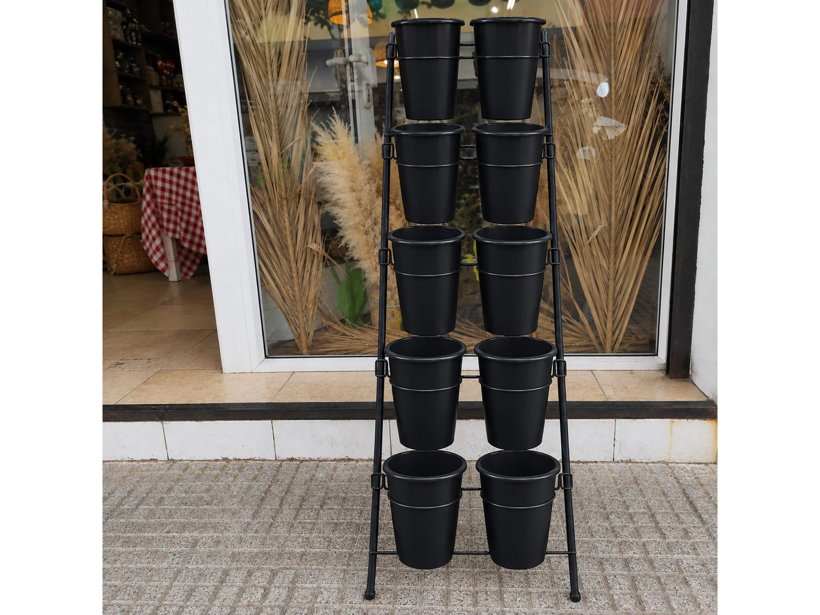 EXHIBIDOR  METALICO  GRANDE +  10 BALDES CONICOS