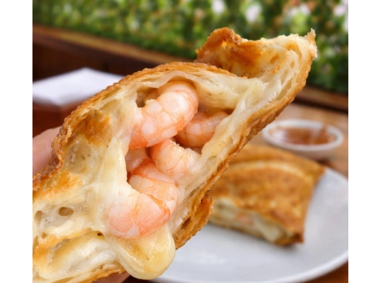 3 empanadas de camarón promoción