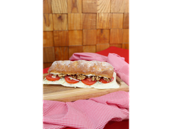 Doble queso, tómate, roquefort y nueces