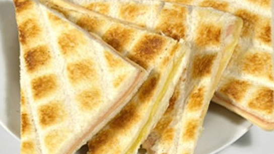 SANDWICHES CALIENTES