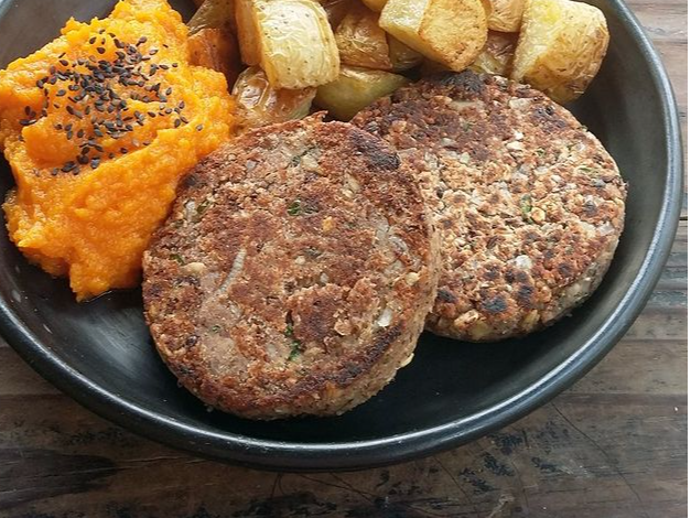 HAMBURGUESAS DE POROTO Y QUINOA