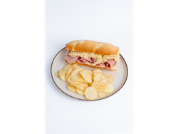 MORTADELA CON PISTACHO Y QUESO EMMENTHAL