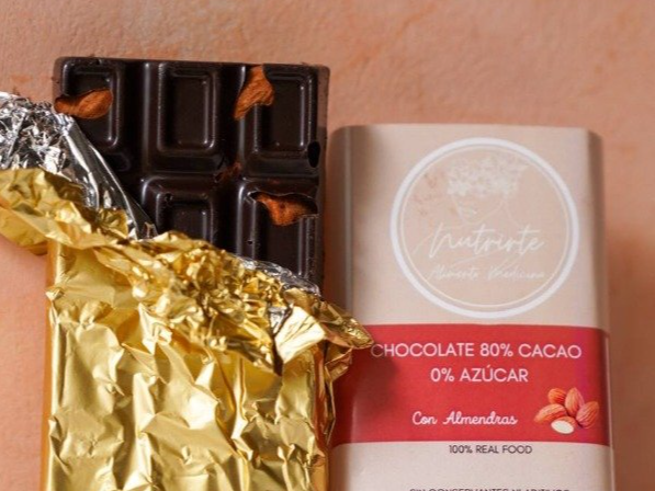 Chocolate con almendras 50 gr.