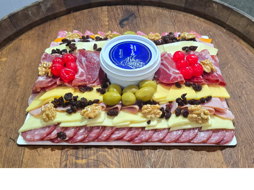 PICADA NAVIDAD N3 CON UNTABLE AZUL de Lacteos y Fiambres Avenida Suc. Porfirio Seppey 591 Esq. la pampa