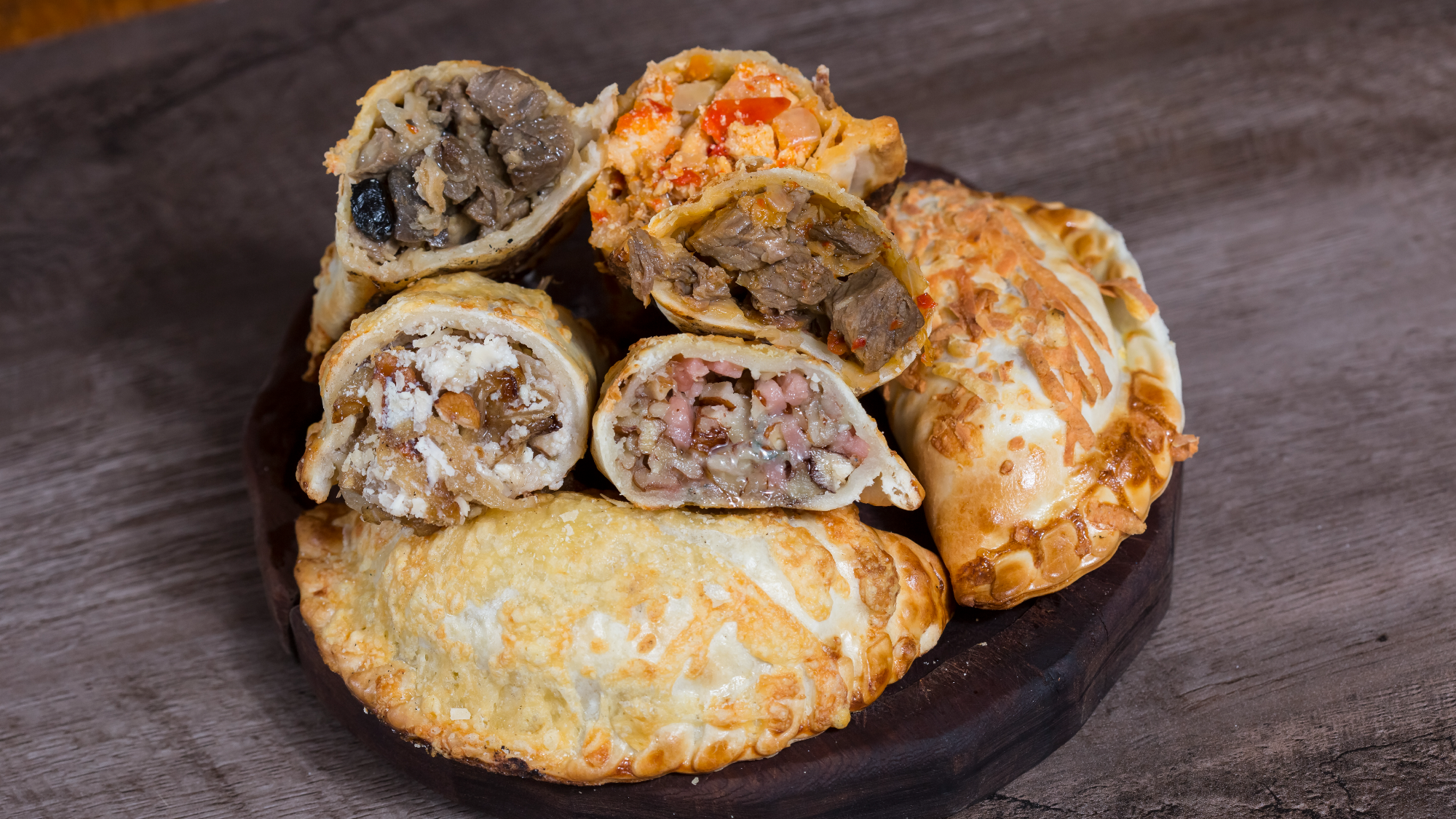 Empanadas clasicas, especiales y premium XL.