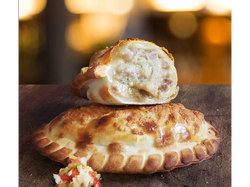 Roquefort, nuez, jamon y muzarella.