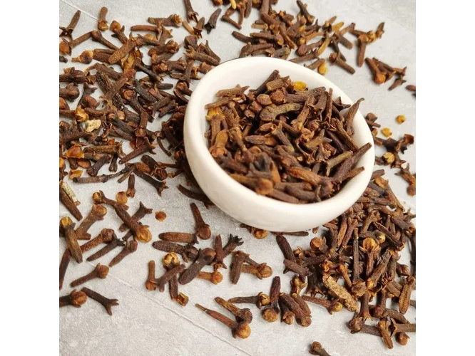 Clavo de olor en grano