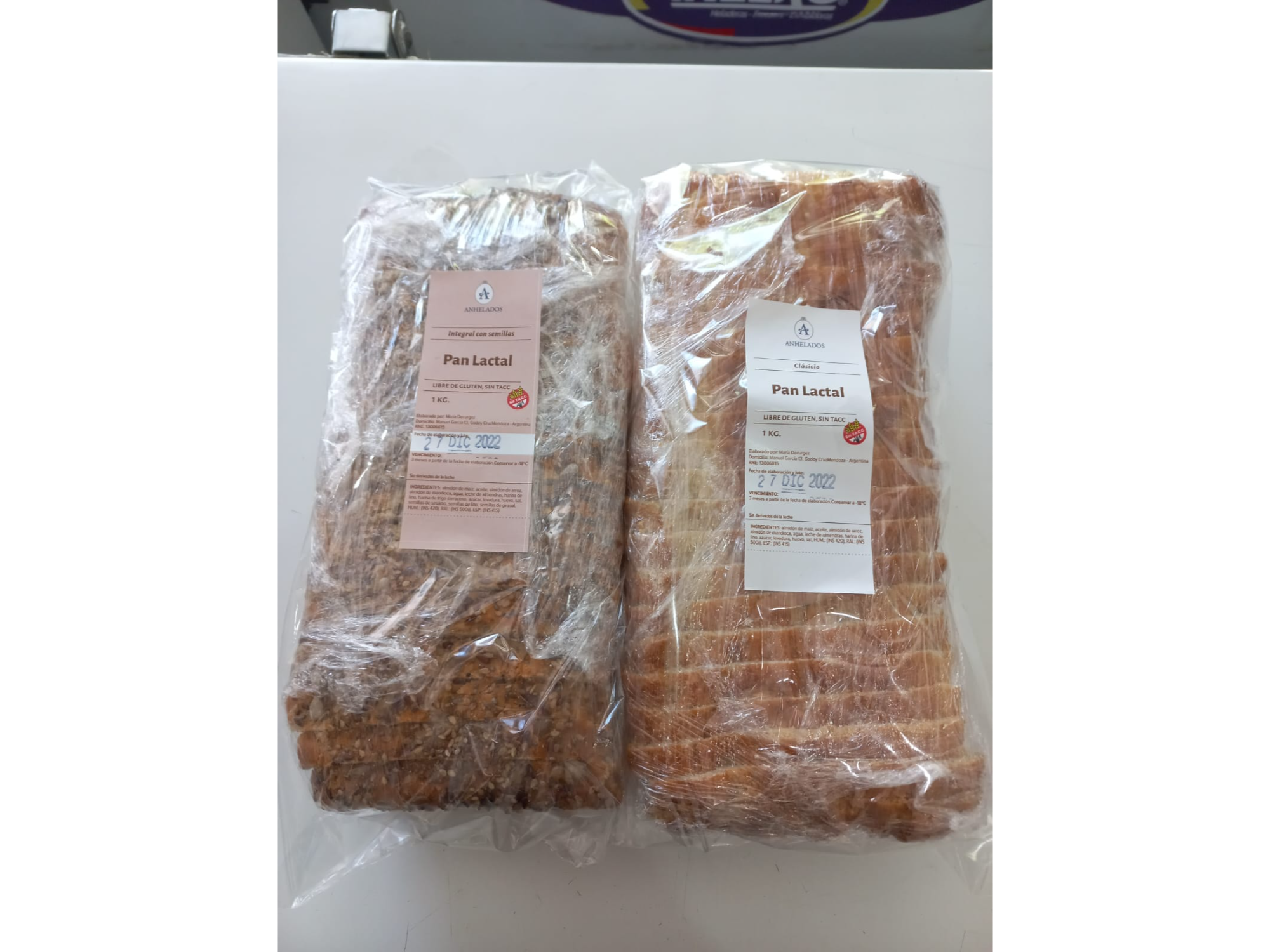 Pan lactal de molde integral con semillas sin tacc y sin detivados lácteos