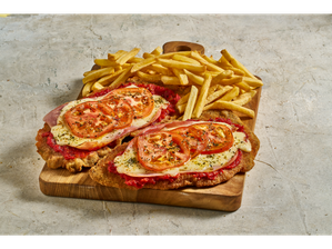 Milanesa NAPOLITANA , salsa de tomate, Mozzarella, Tomate fresco y orégano + Papas Fritas de Panino Lujan de Cuyo