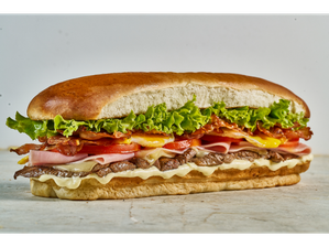 Lomito Bacon grande+ papas fritas de Panino Lomas de Zamora