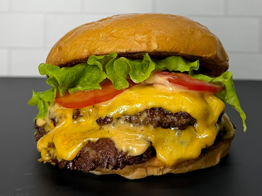 Tasty triple c/ papas