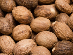 Nuez Moscada Entera c/u