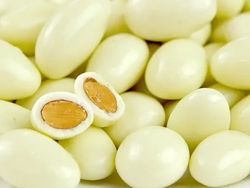 ALMENDRAS con Chocolate Blanco x 100g (Argenfrut)