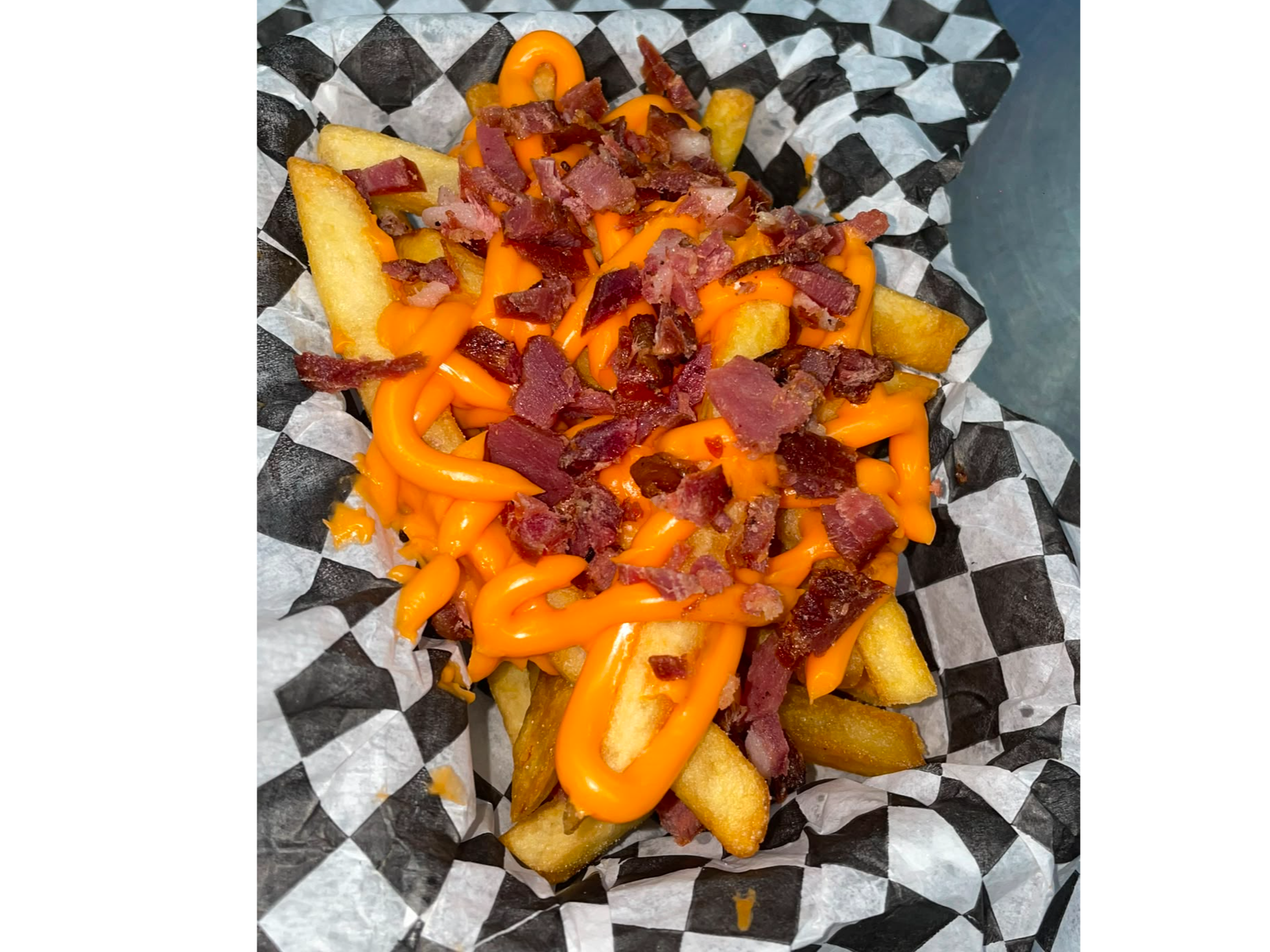 Papas Fritas Con Cheddar Y Bacon