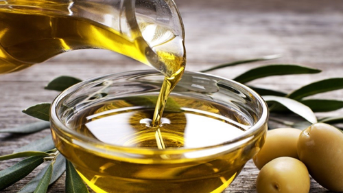 Aceite de oliva y aceitunas