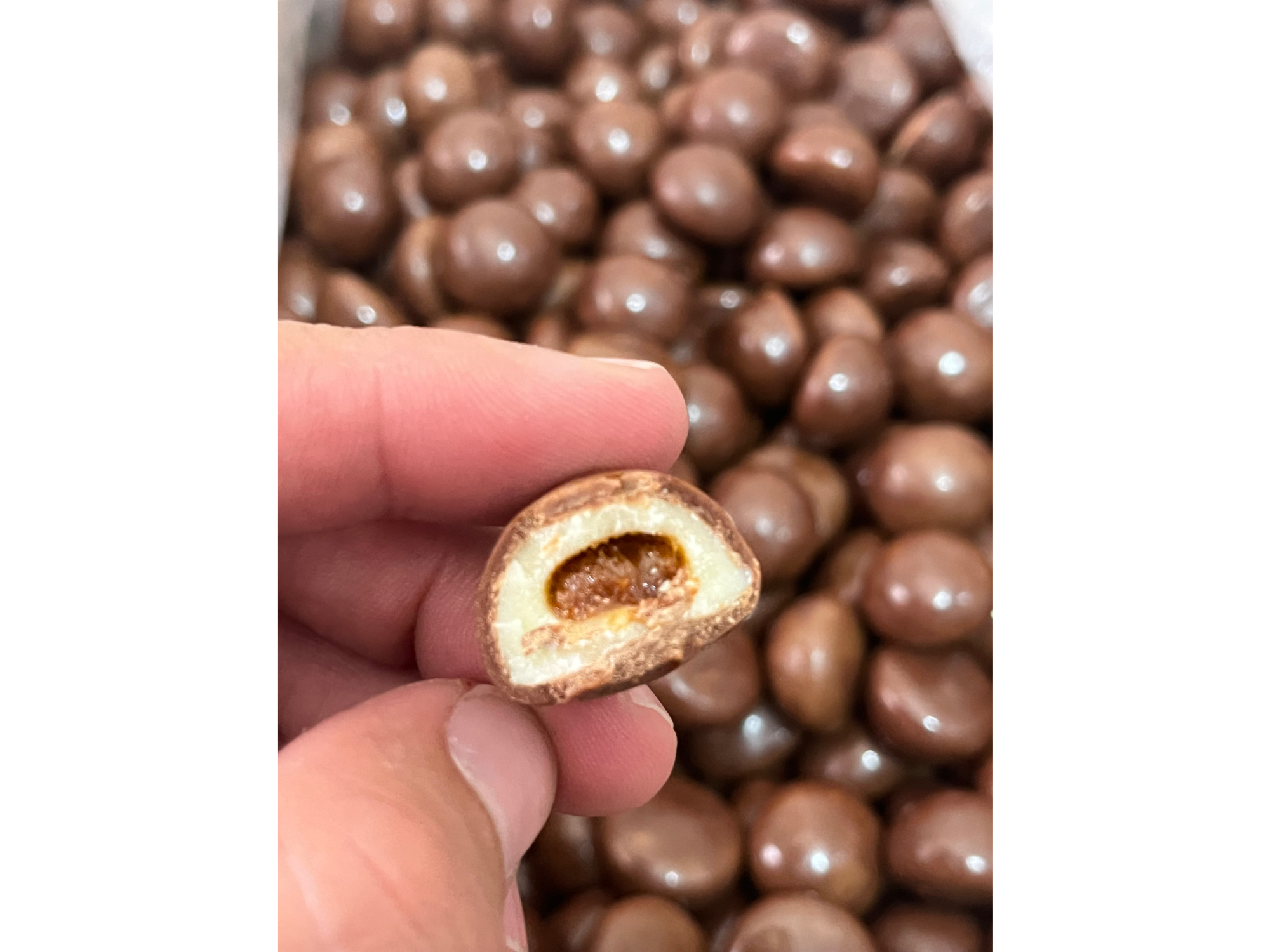 Bocadito con dulce leche, con chocolate blanco y con leche