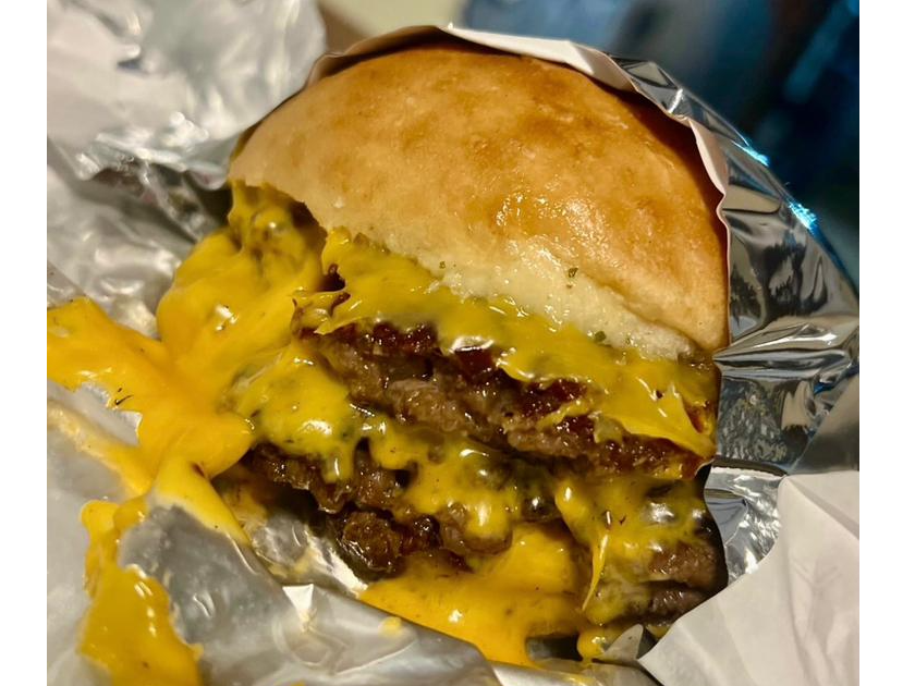 PROMO! 2 CHEESEBURGER