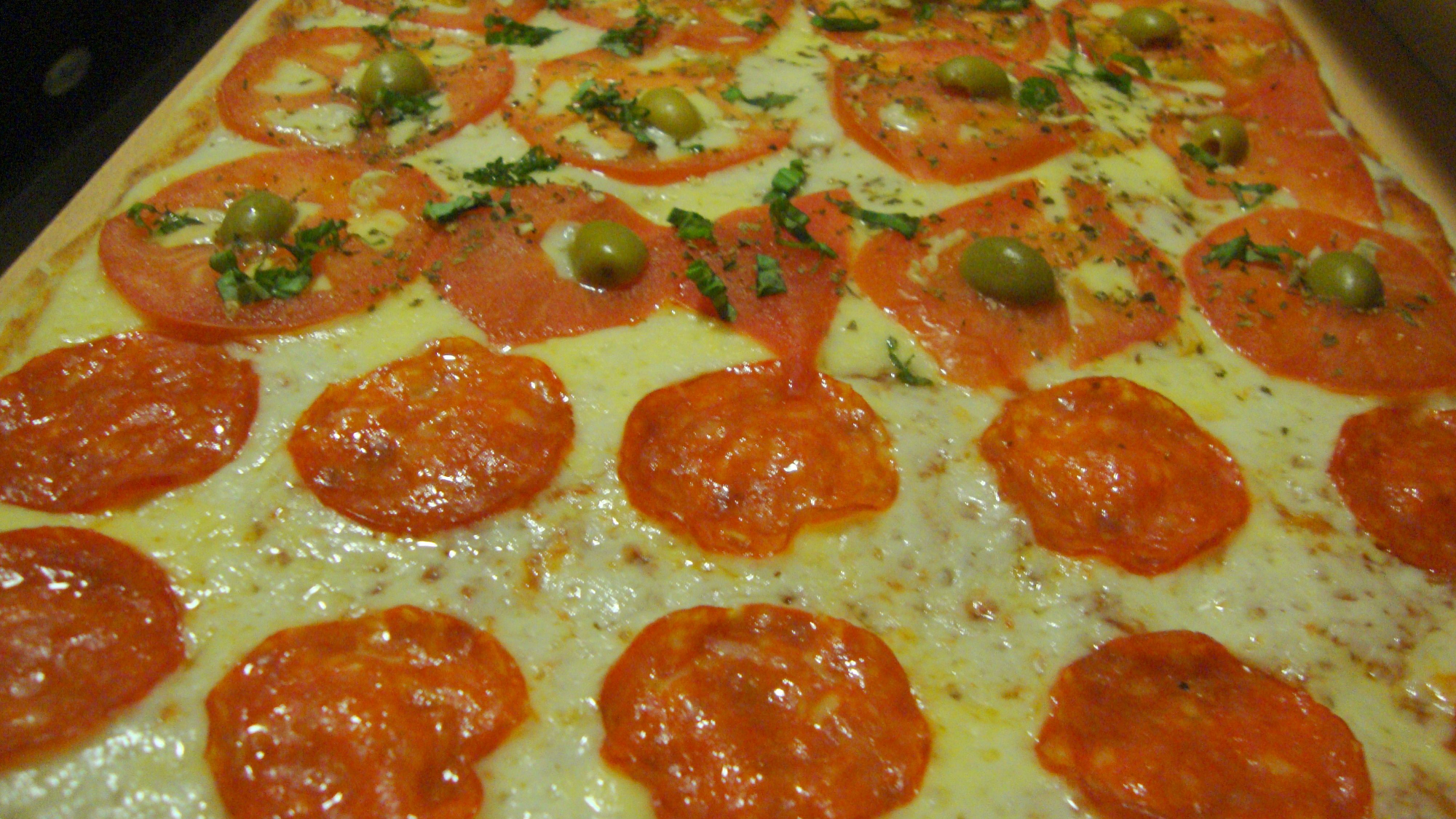 PIZZAS DE BORDES RECTOS Y ANGULOS PERFECTOS
