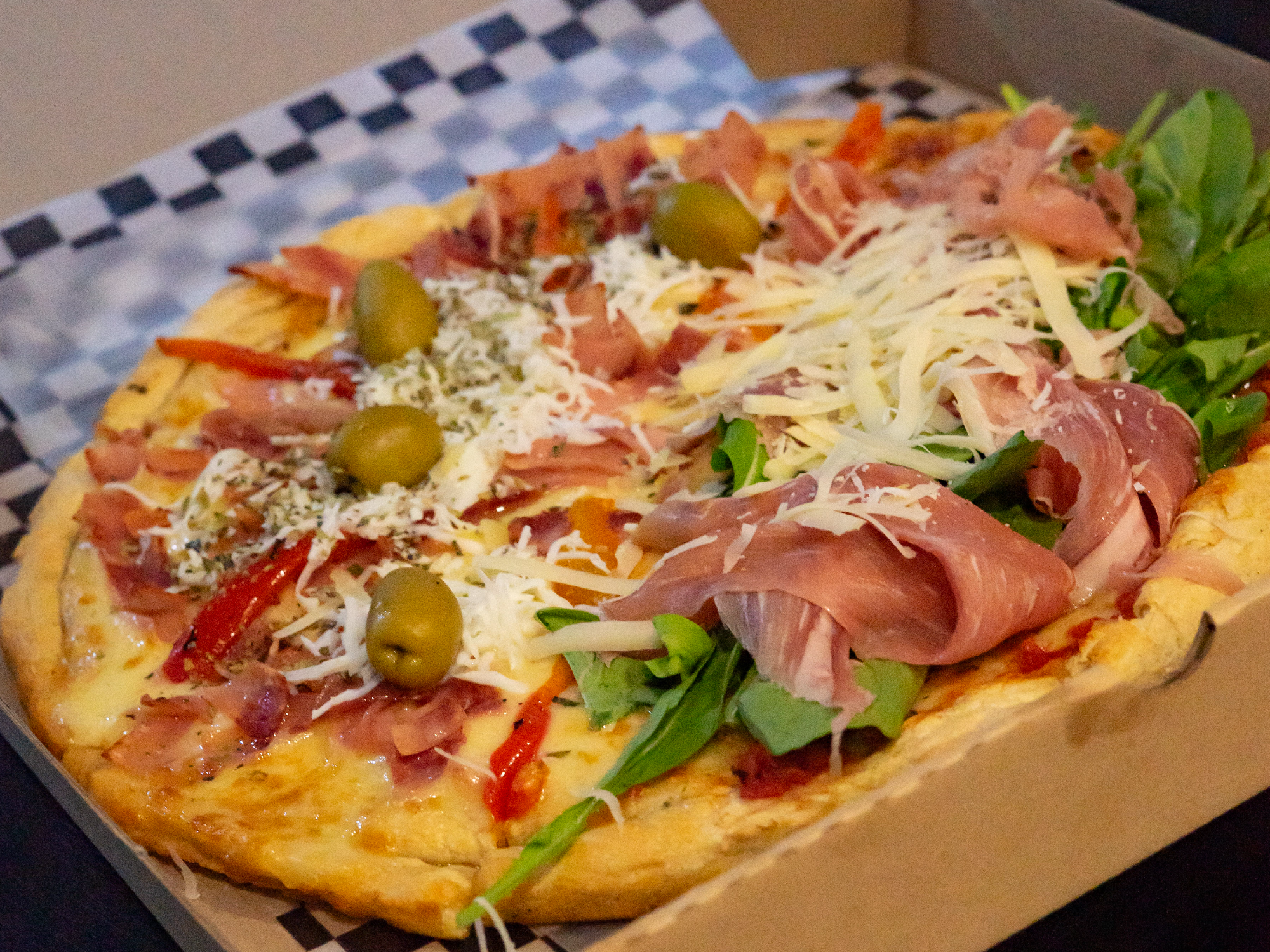 Jamón crudo y rúcula