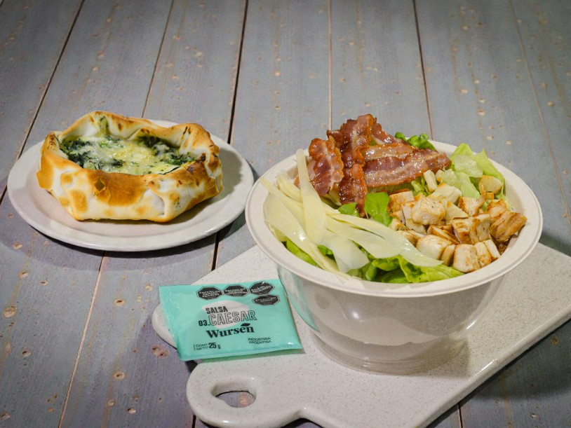 4 ensaladas a elección + 2 tartas individuales a elección