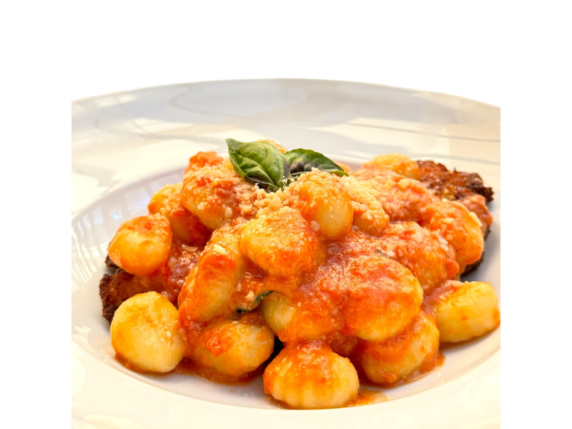 Escalopa Di Capri + ensalada + postre