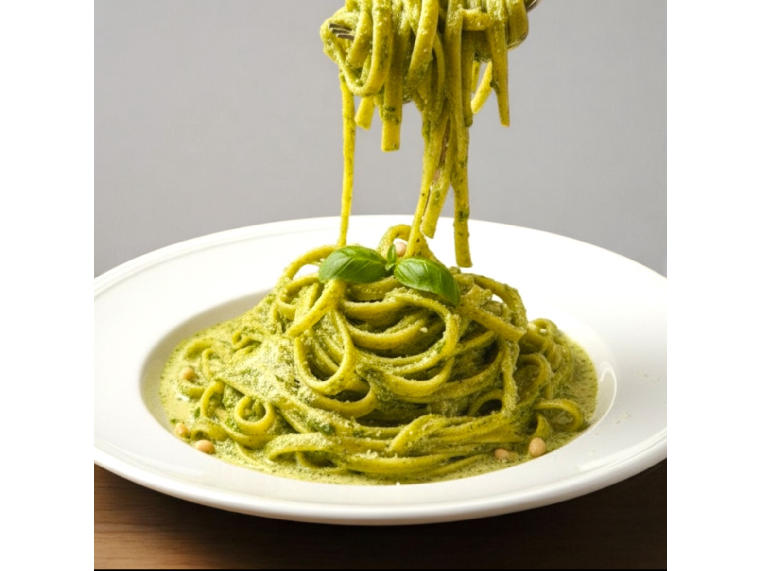 Fettuccinis con Salsa Pesto Cremoso