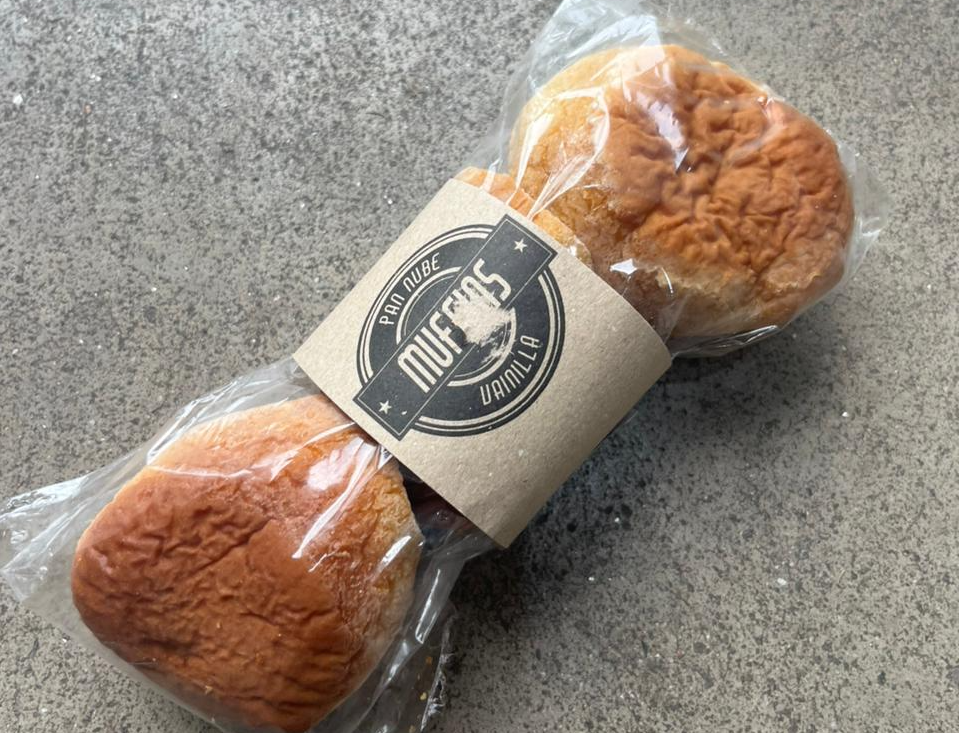 Muffins de vainilla rellena de mantequilla de mani