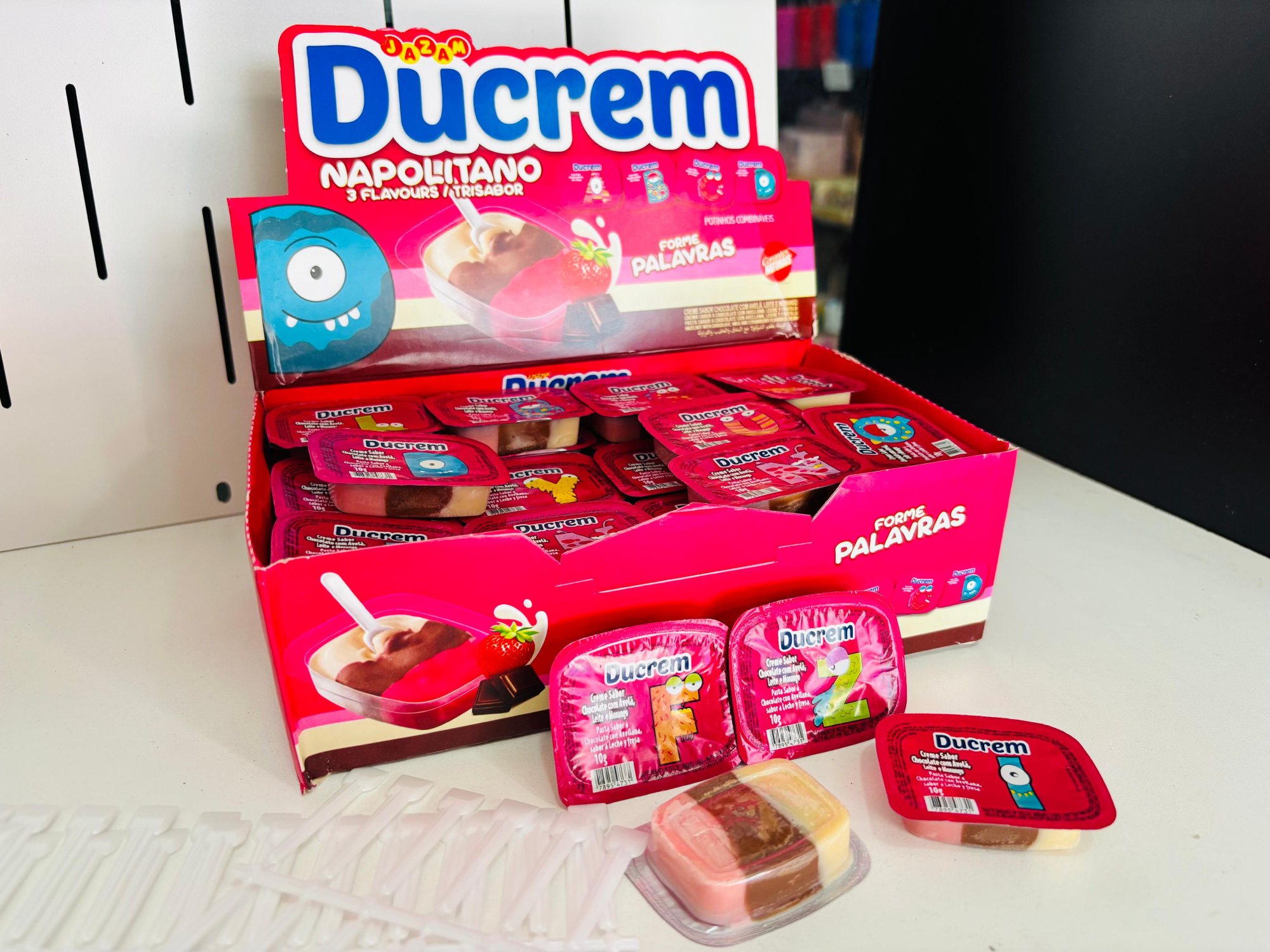 CREMA "DUCREM" NAPOLITANO 3 SABORES X 60unid. - COD.: 259