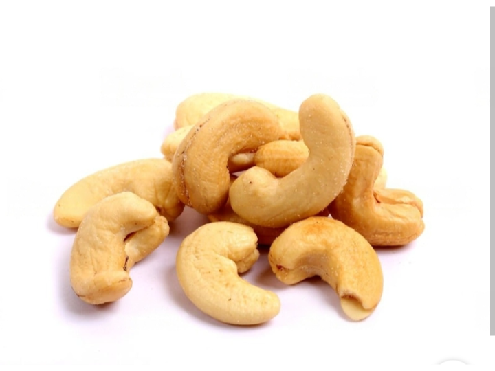 Castañas caju enteras W4 x 1KG