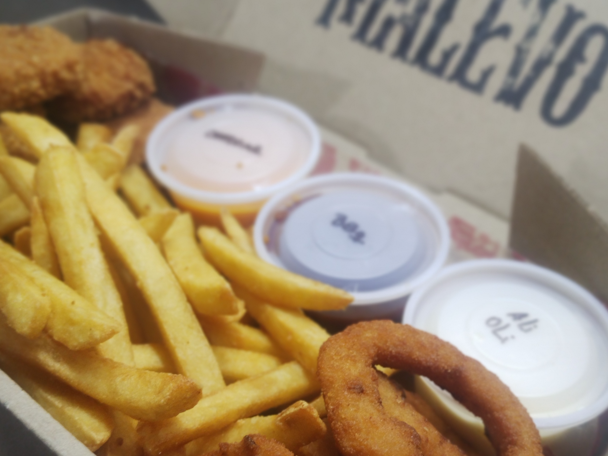 Cajita Golosa (con chicken fingers)