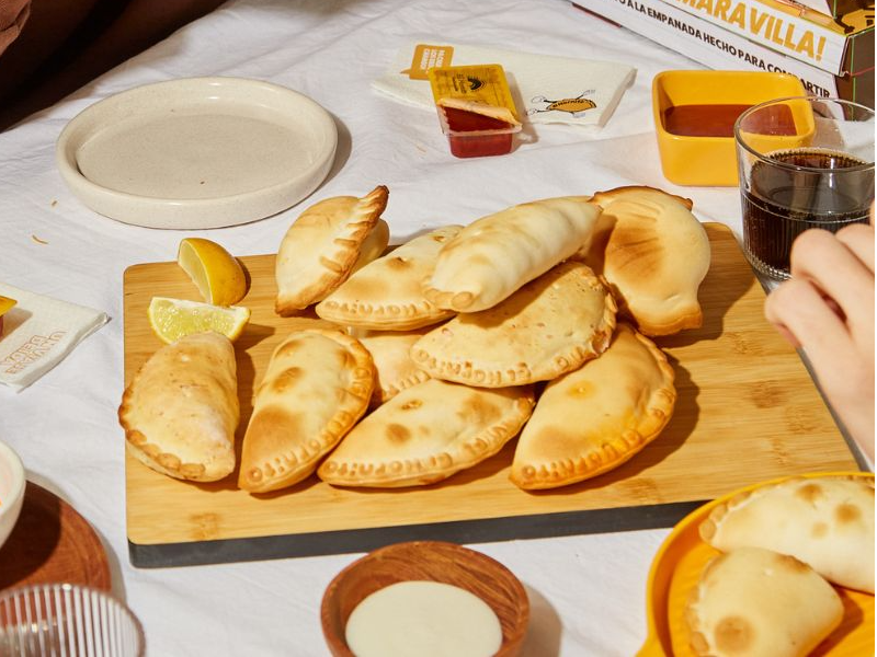 SIX PACK (6 EMPANADAS XL)