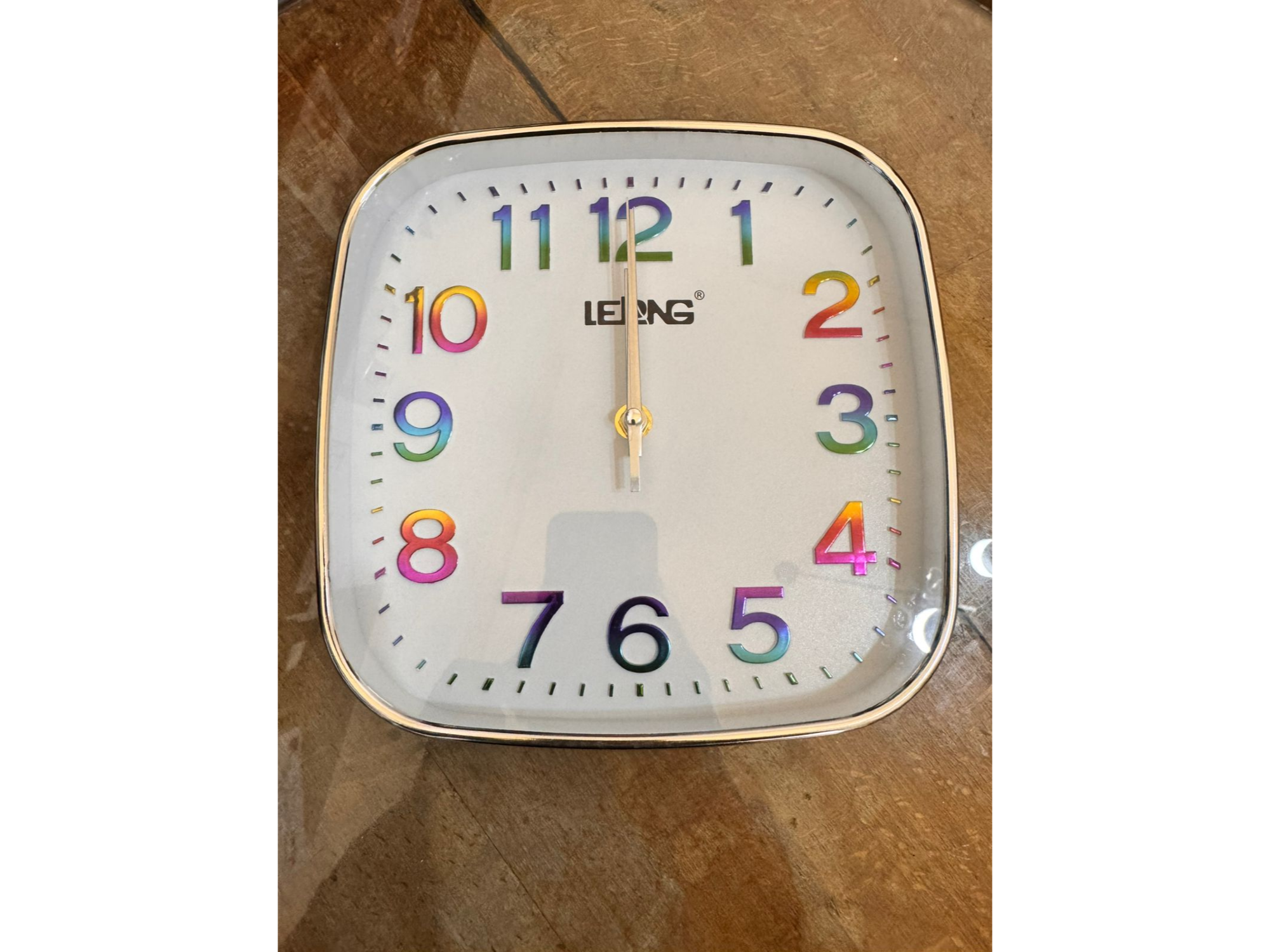 RELOJ DE PARED BLANCO CUADRADO