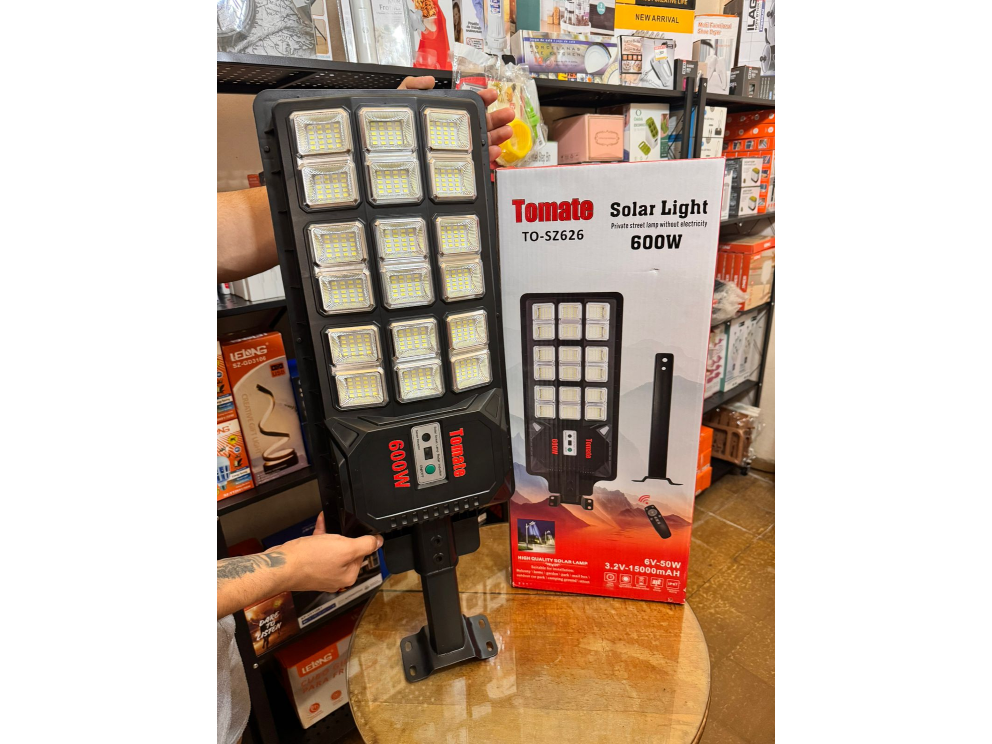 REFLECTOR DE CARGA SOLAR TOMATE 600W