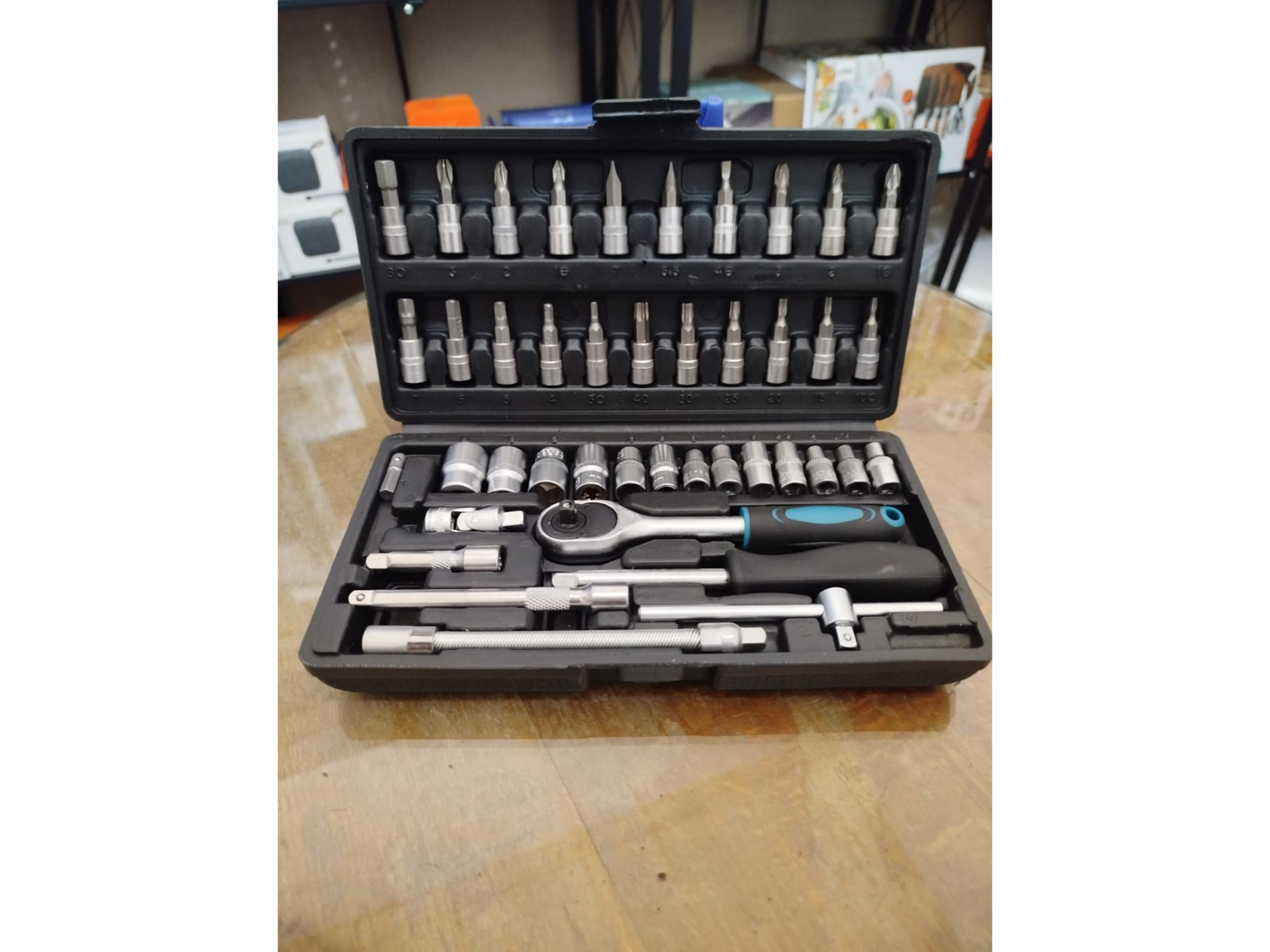 KIT DE HERRAMIENTAS CRIQUET 46 PCS BOM04